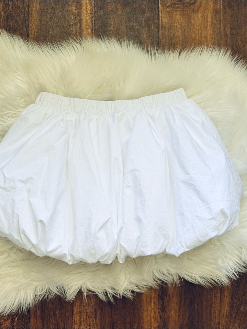 Aritzia Sunday's Best Bubble Skirt in White Size XS - Picture 3 of 6